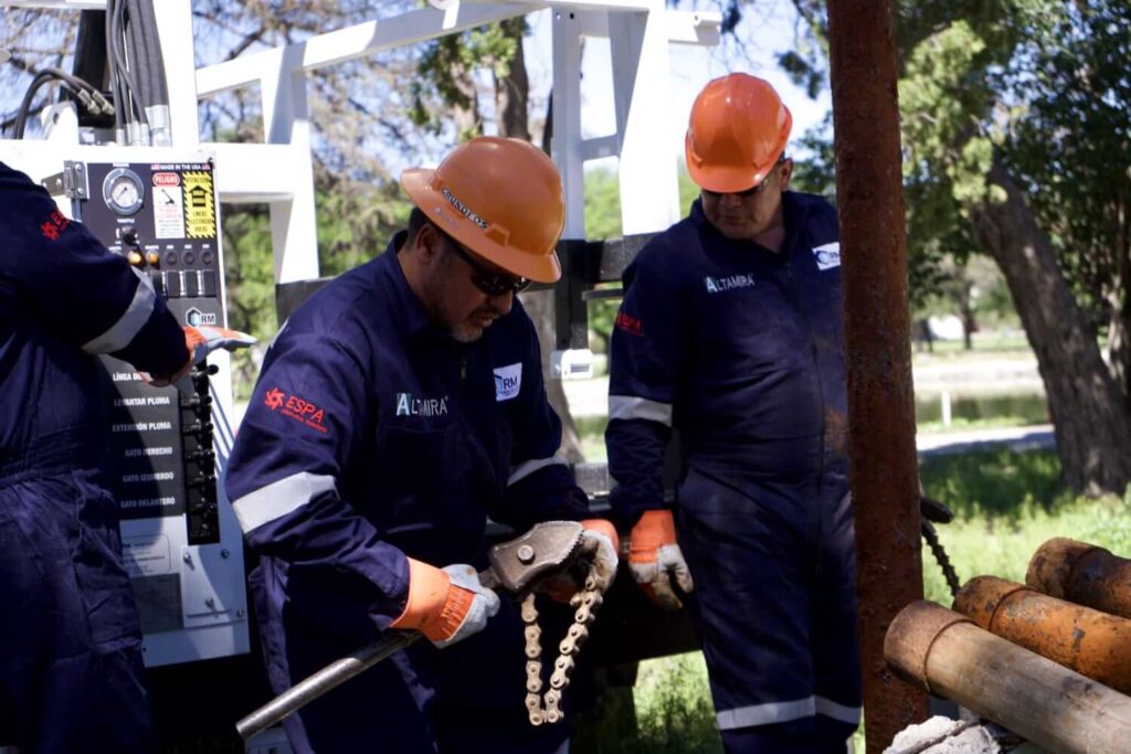 Equipamiento de Pozos de Agua y Bomba Sumergible